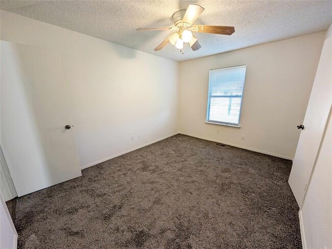 Building Photo - 9030 Roxbury Terrace