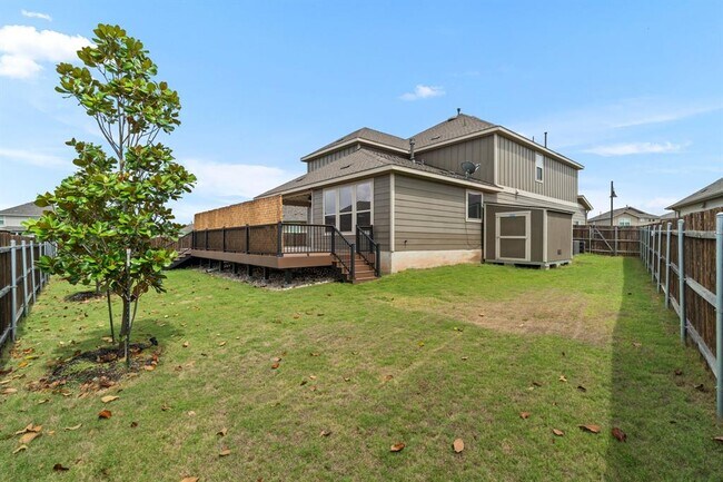 Building Photo - 525 Compania Cove