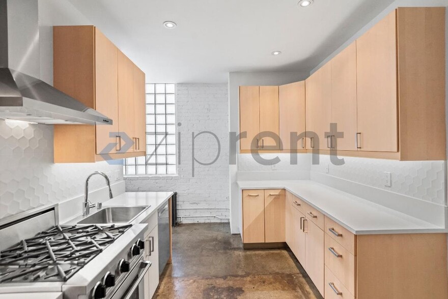 Building Photo - Unit 123