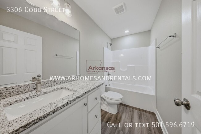 Building Photo - 3306 Cobb St