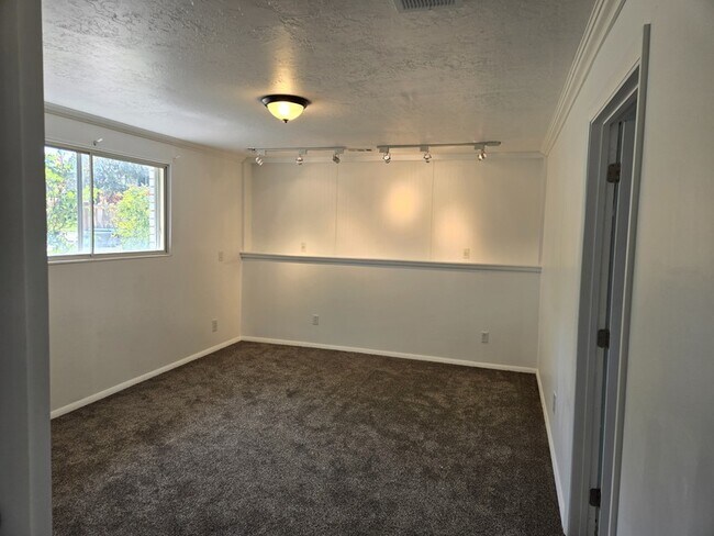 Building Photo - 3906 Boothill Cir