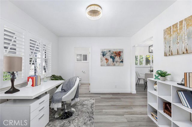 Building Photo - 8356 Vanalden Ave