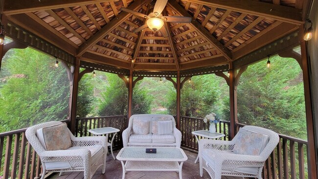 Building Photo - 66 Paquette Dr