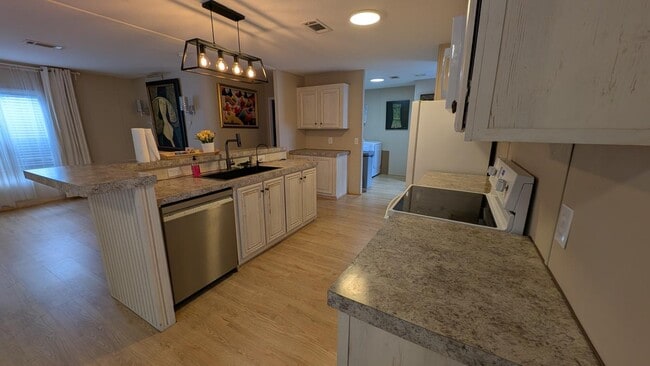 Building Photo - 3023 SW 50th St