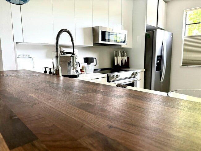 Building Photo - 3553 Magellan Cir