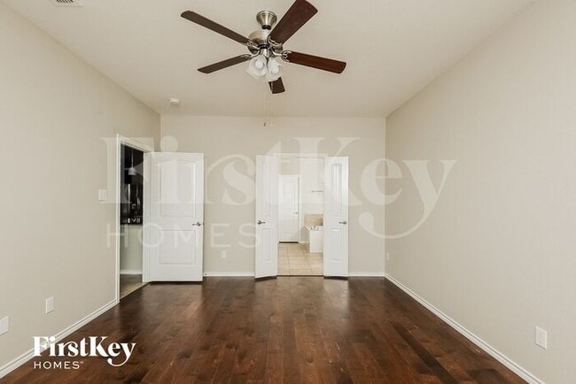 Building Photo - 1204 Scott Dr