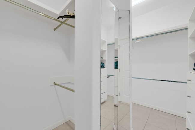 Building Photo - Fully Furnished & Move-In Ready!