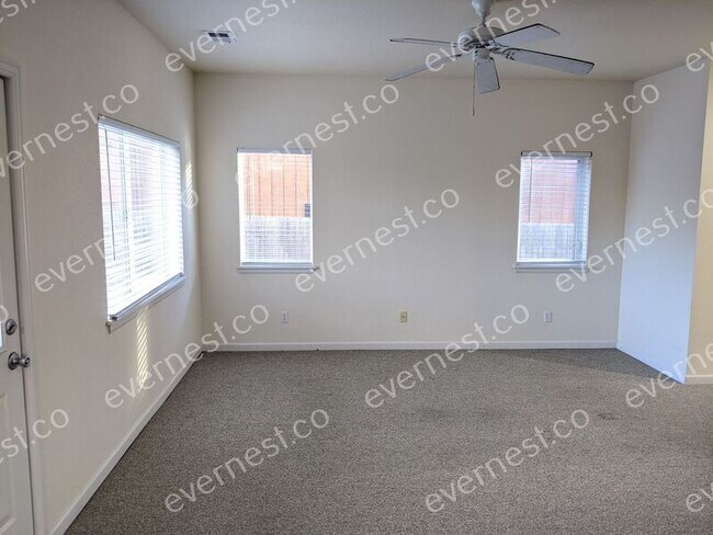 Building Photo - 5440 N Bryant St