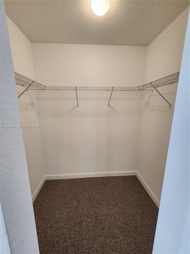 Building Photo - 452 NW 12th Pl