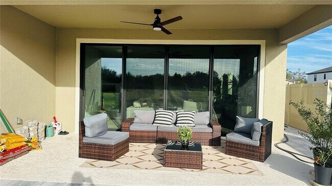 Building Photo - 12661 Oak Hill Way