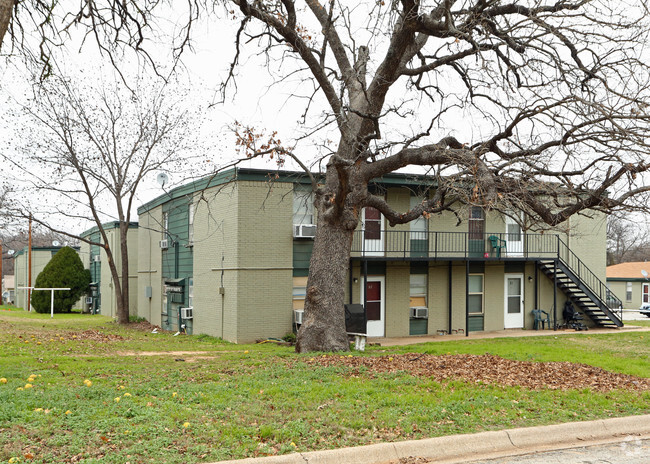 Building Photo - Woodbridge Apartments