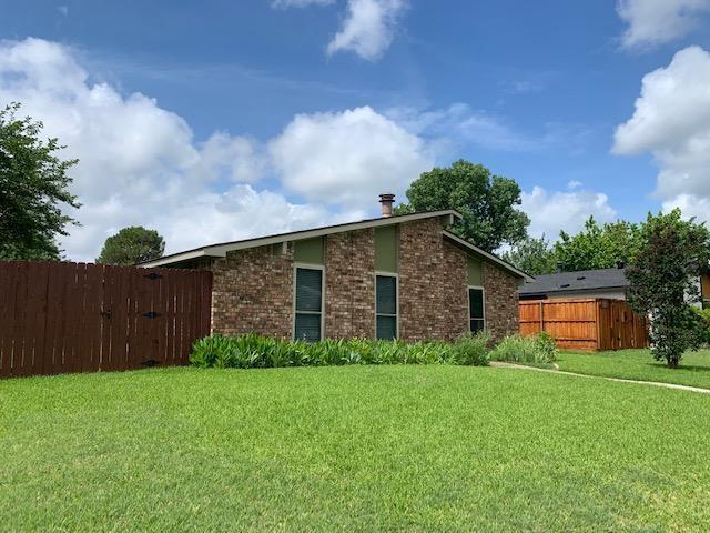 Building Photo - 5098 Roberts Dr