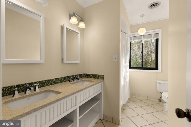 Building Photo - 1434 Kirby Rd