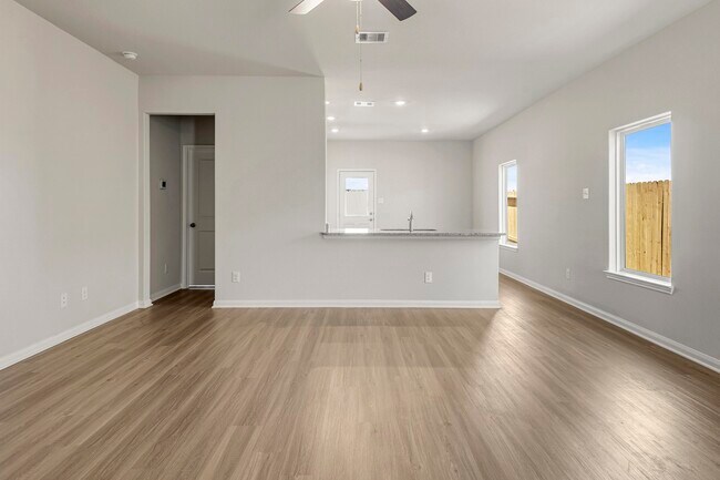 Building Photo - 8208 Burnt Orchid Dr