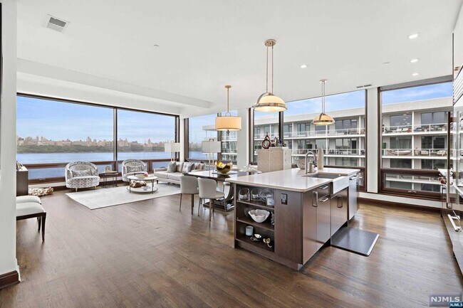 Primary Photo - 9 Somerset Ln