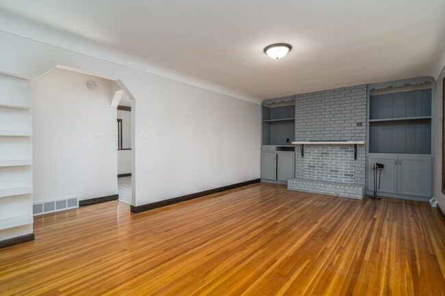 Building Photo - Beautiful Single Family Home