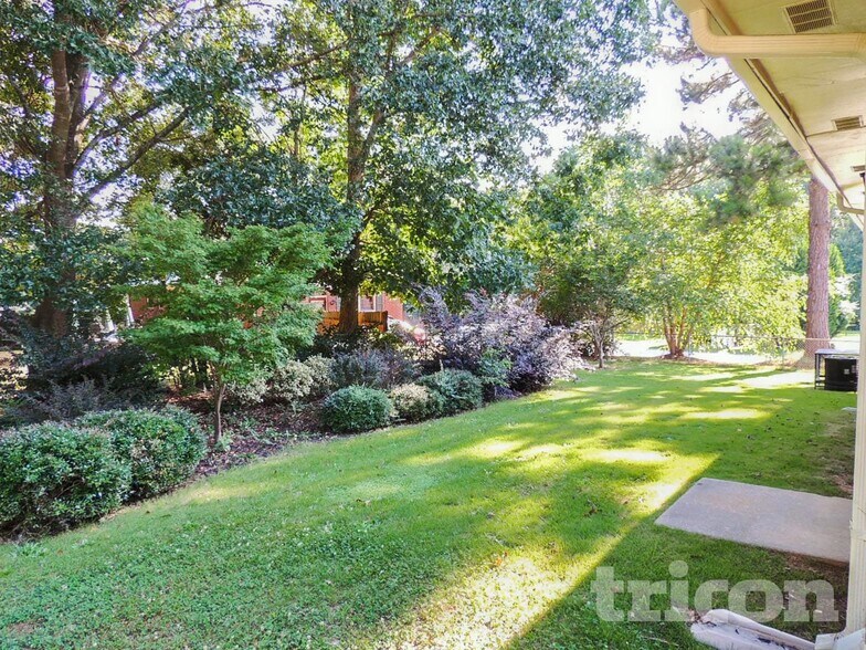 Building Photo - 1679 Cardinal Rd