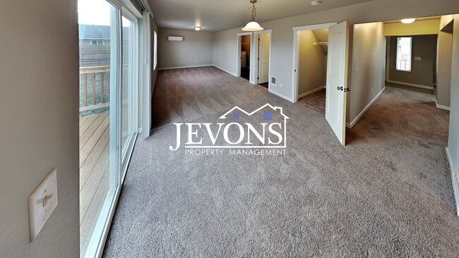 Building Photo - $500 Off on the First Month!! Enchanting 2020-built single-family home in Yakima