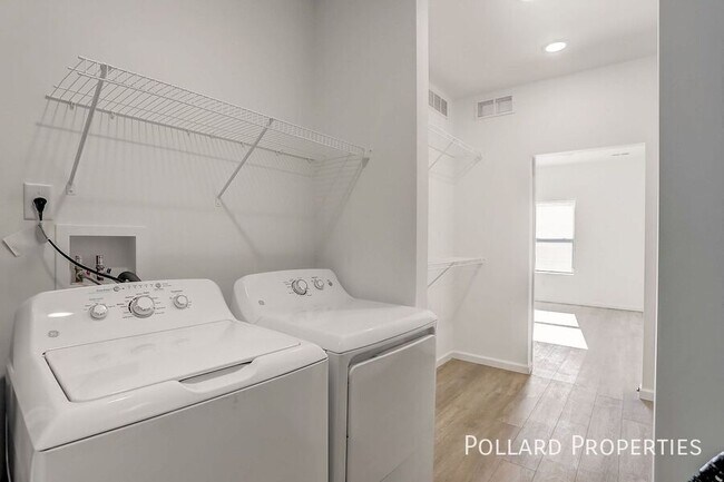 Building Photo - 506 Parkview Dr