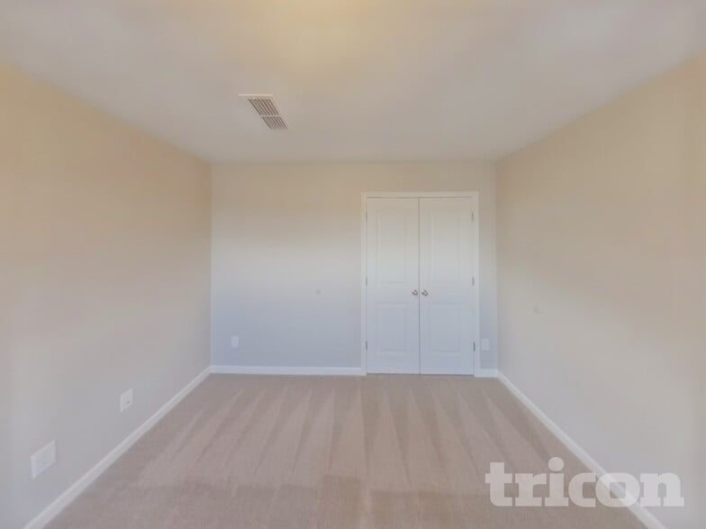 Building Photo - 622 Crooked Crk