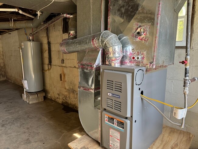 Building Photo - 1911 Morgantown Ave