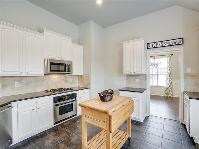 Building Photo - 3421 Beekman Dr