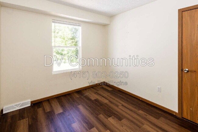 Building Photo - 150 Irondale St