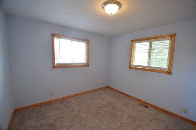 Building Photo - Fairplay home available 10/1/26, yard, two living spaces!