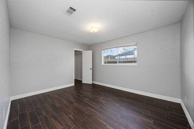 Building Photo - 4914 27th St E