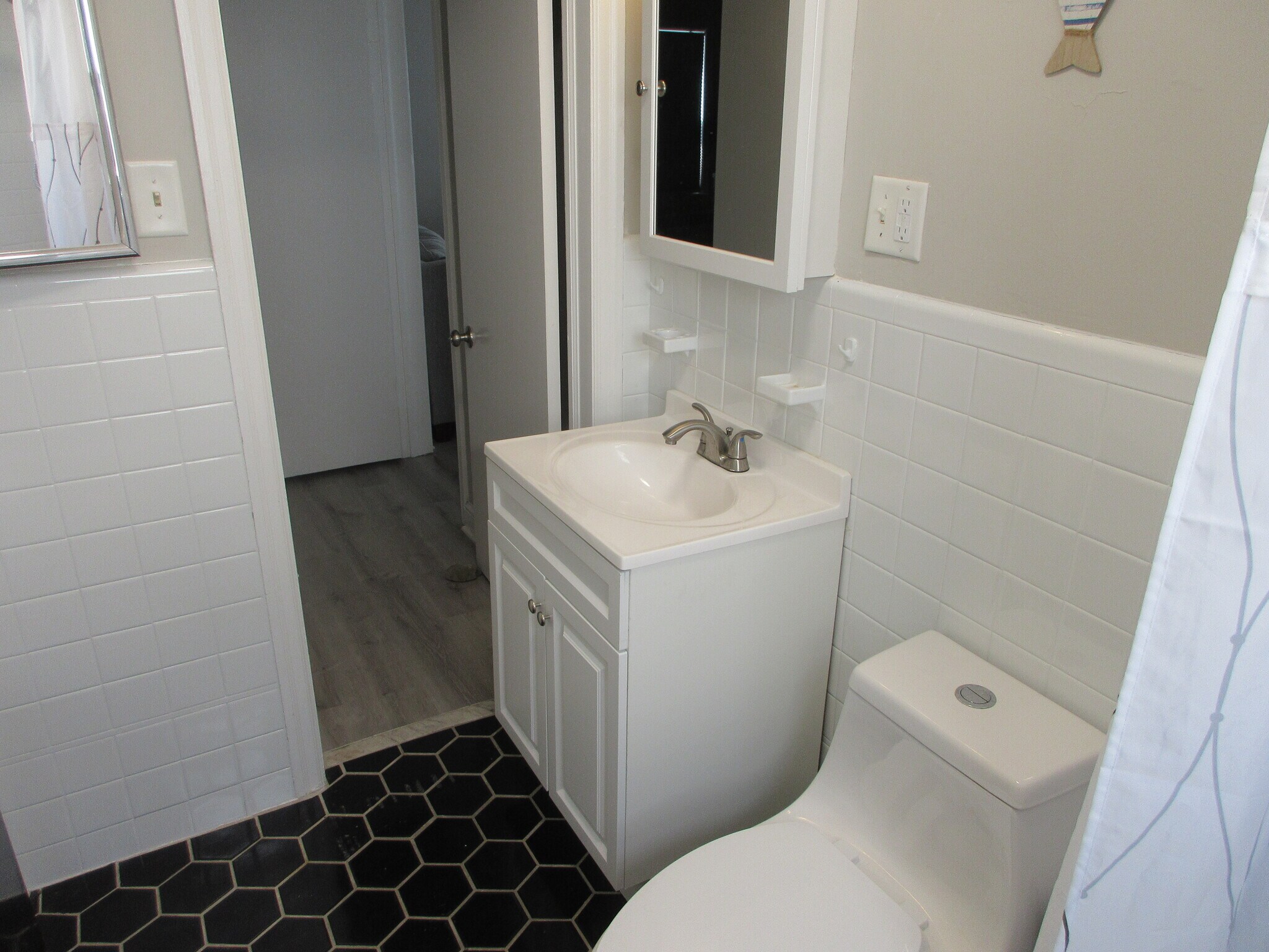 Bathroom - 11 S Gladstone Ave