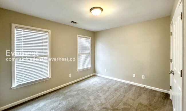 Building Photo - 3106 Sherwood Oaks Ln