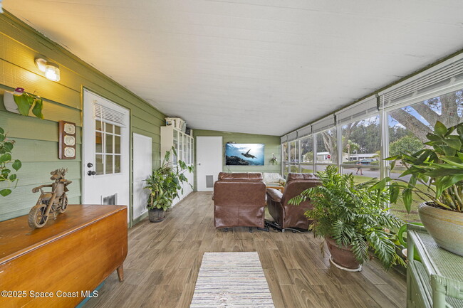 Building Photo - 345 Avocado Dr