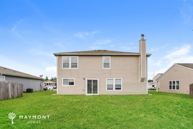 Building Photo - Spacious Four Bedroom