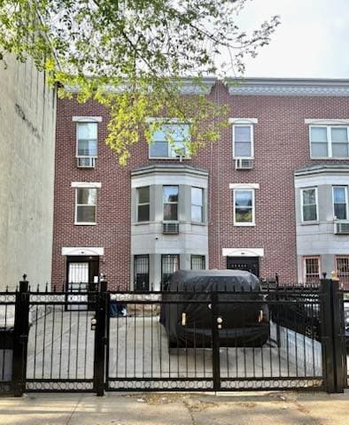 Building Photo - 87 MacDougal St