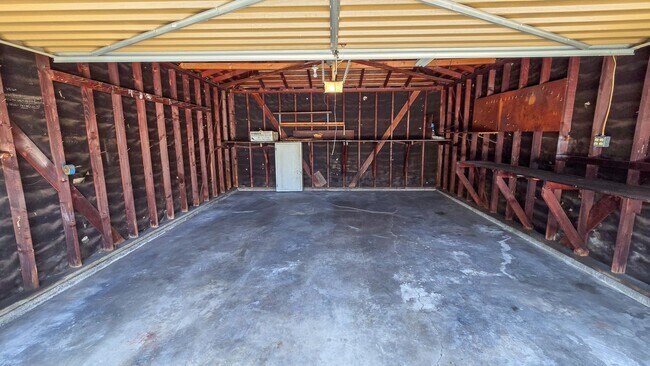 Building Photo - 6727 Boer Ave