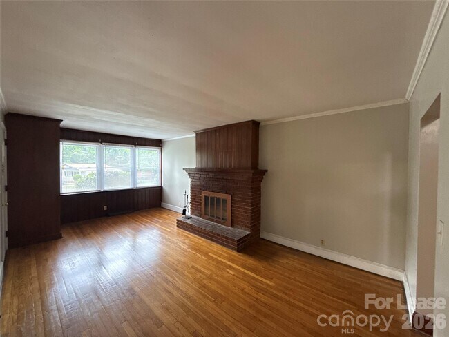 Building Photo - 2000 Weststone Dr