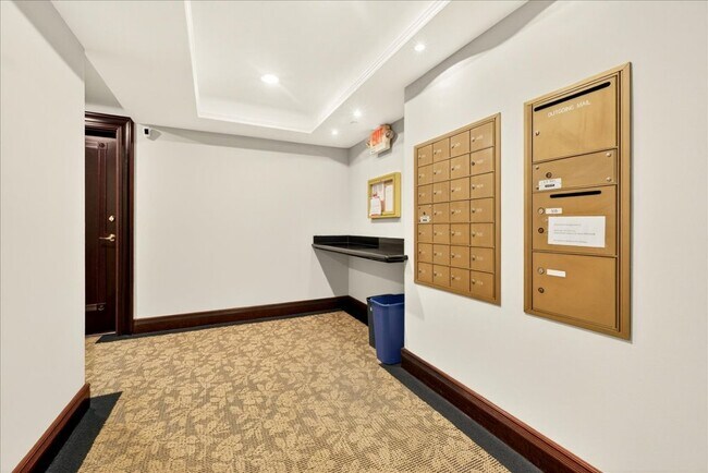 Building Photo - 4540 Lindell Blvd