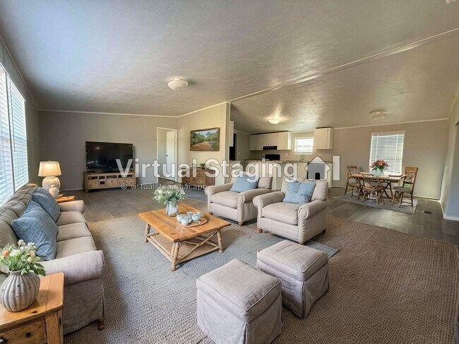 Building Photo - 120 Parma Ct