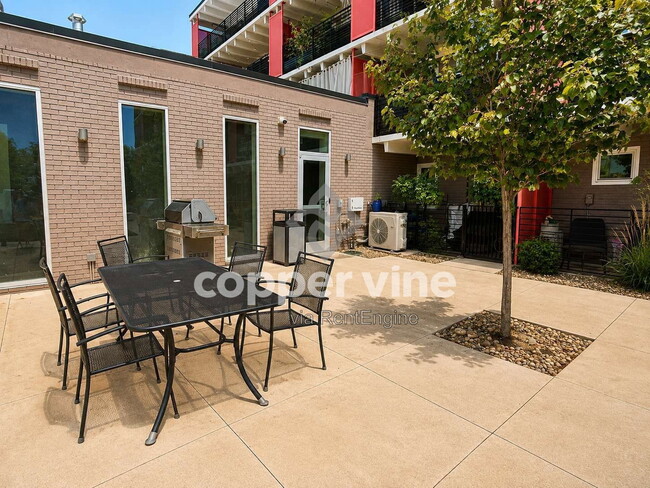 Building Photo - 1495 Vrain St
