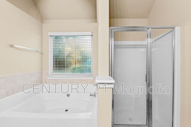 Building Photo - 2203 Grandwood Ln