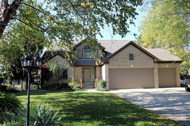 Primary Photo - 10316 Cherrywood Ln
