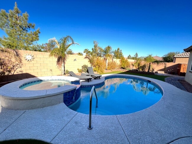 Building Photo - 1 Story 4Bed Pool Built in BBQ