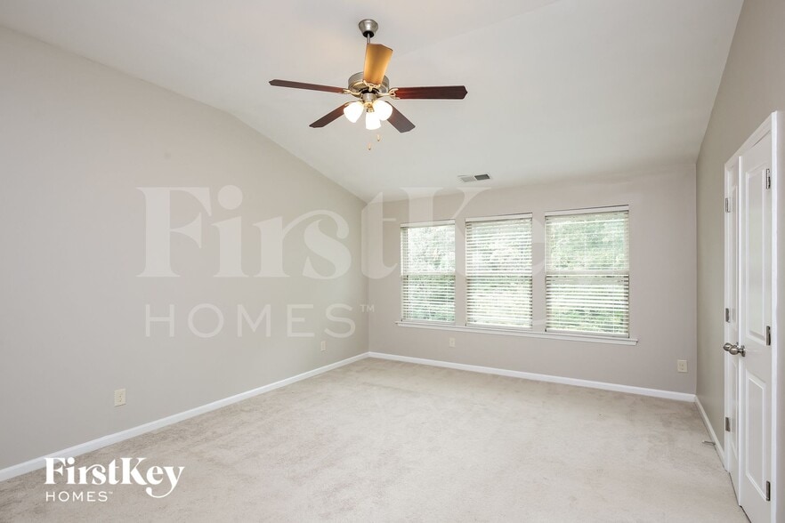 Building Photo - 1211 Image Ives Dr