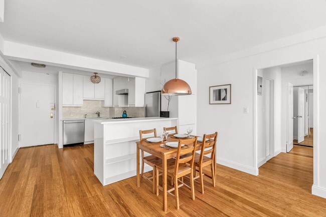 Building Photo - 310 W 56th St