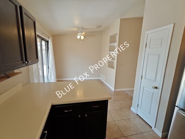Building Photo - 5189 W Aquamarine St