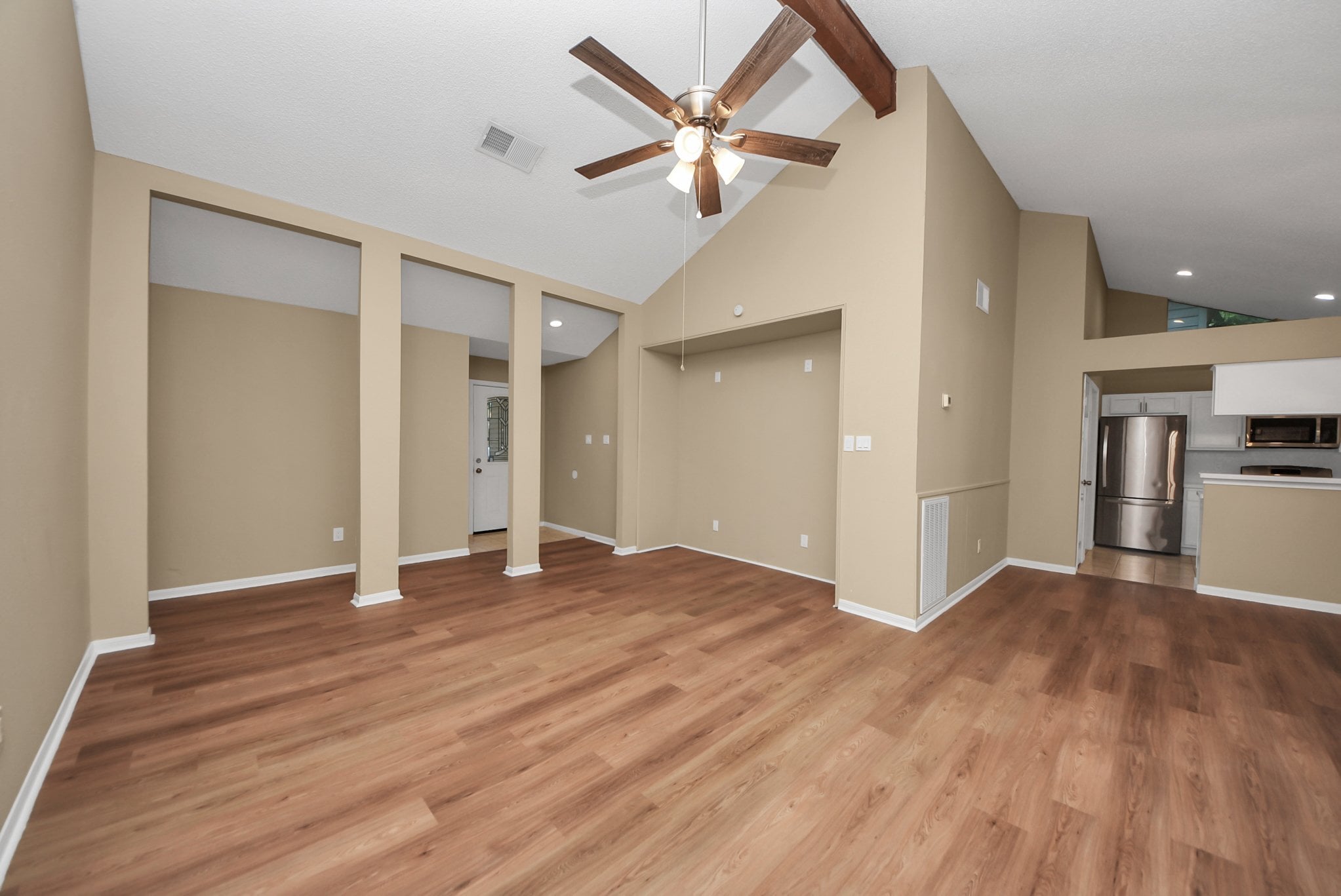 Building Photo - 15 Brentwood Oaks Ct