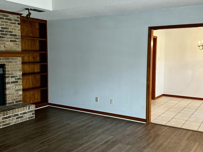 Building Photo - 109 Dominica Way