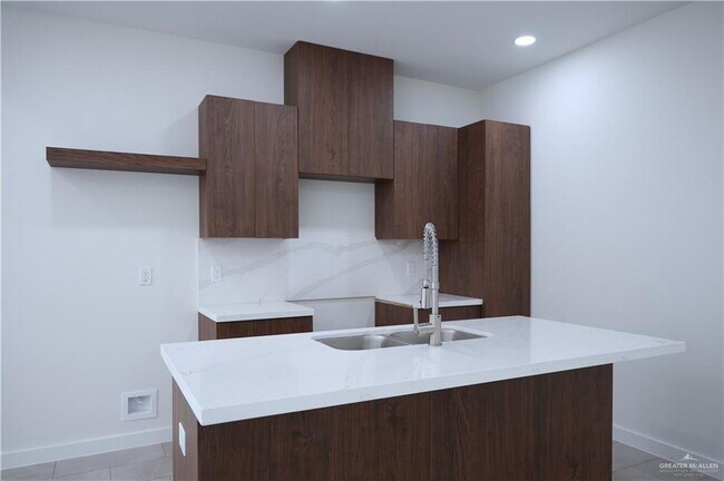 Building Photo - 1213 Woodlands Trails