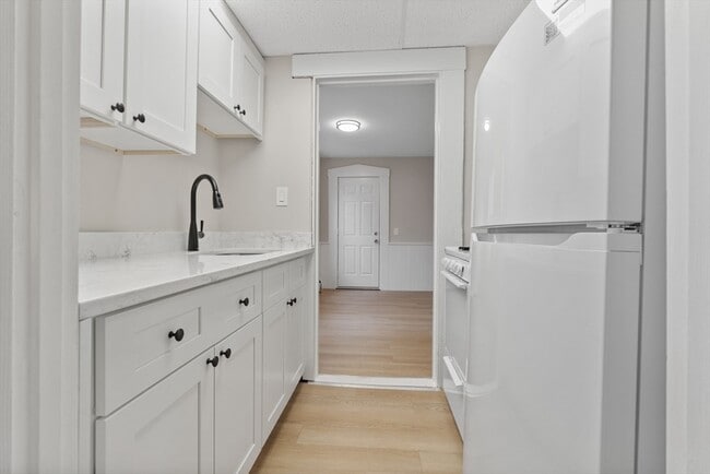 Building Photo - 26 High St