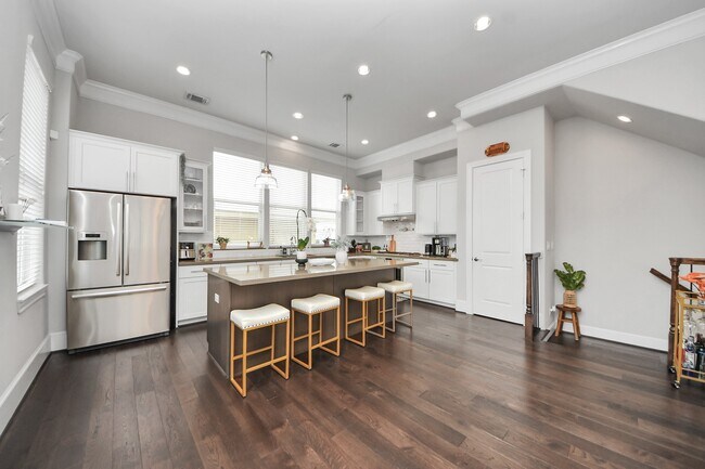 Building Photo - 9614 Riddlewood Ln